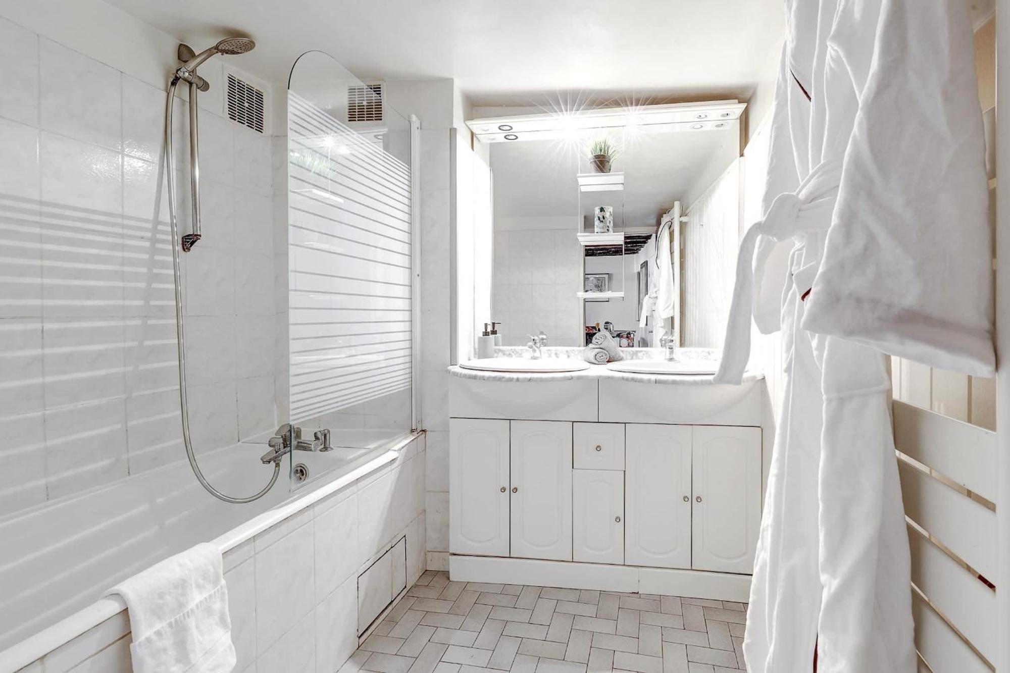 Ile Saint-louis - 2br - Cityapartmentstay Parigi